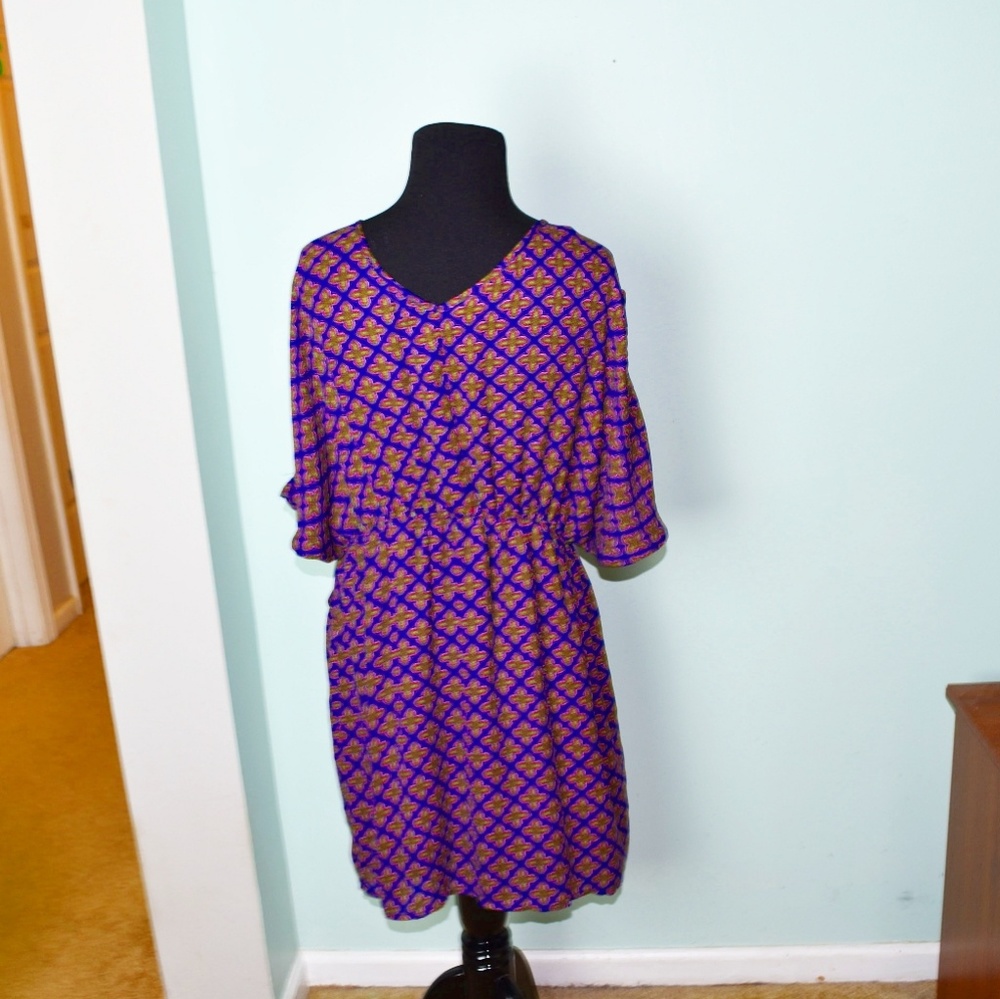 Beautiful Purple Flowy Diamond Print Dress - Picture 2 of 2